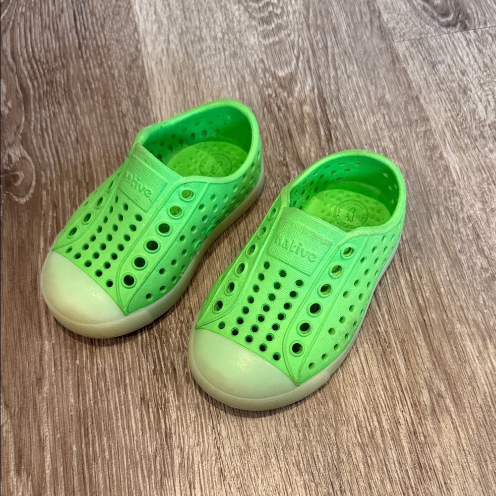 Native Kids Slip-On Water Shoes in Bright Green with Cream Toe